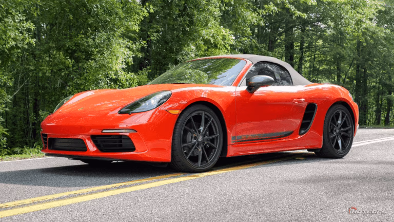Обзор Porsche Boxster T 2023