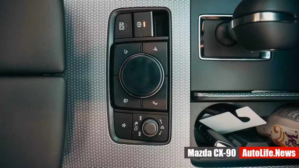 Mazda CX-90 2026 года в цвете «соул ред кристал металлик»